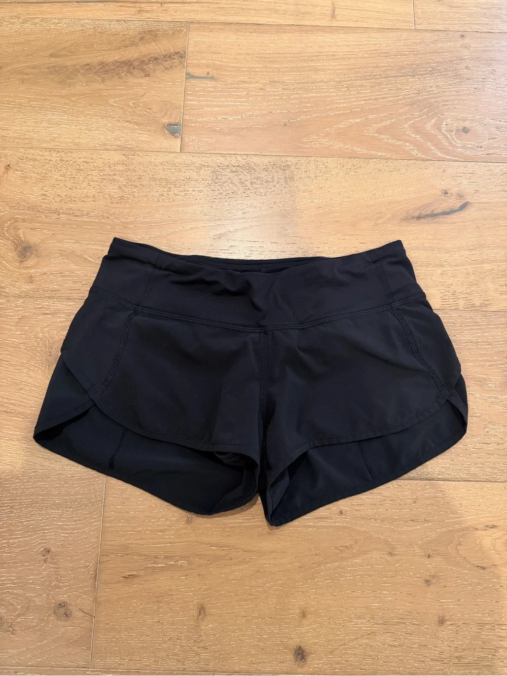 Lululemon Speed Up Short Low Rise - size 4 - Picture 2 of 7